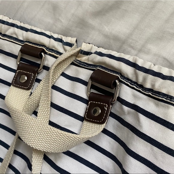 GAP STRIPED BEACH BAG / BACKPACK - Picture 10 of 16